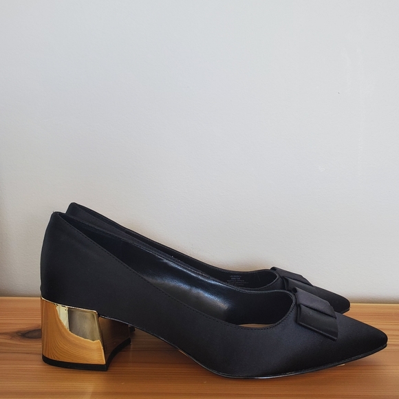 Lord and Taylor 424 Fifth Darcy Black Satin Heels. Brand New in Box, Size 8. - Picture 3 of 4